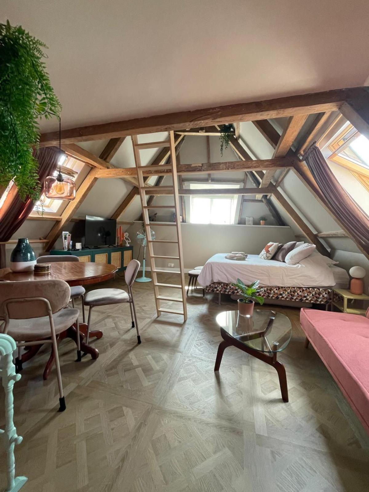 דוקום B&B Suupmarkt מראה חיצוני תמונה